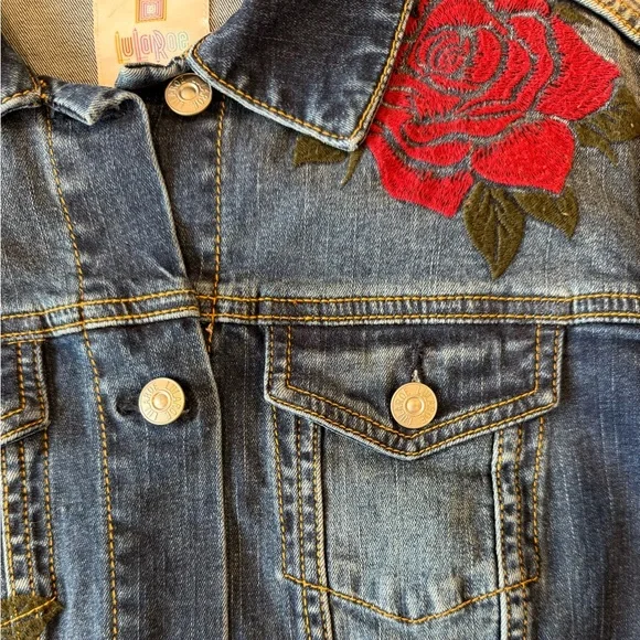 Blue Denim Jacket with Red Floral Embroidery Size Small - Picture 4 of 9